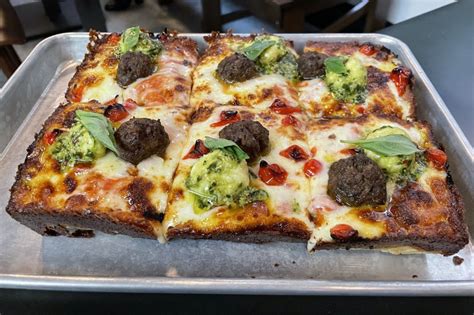 Review: Wrestaurant at the Palace (and its delicious pizza) welcome addition to downtown St. Paul